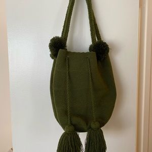 Handmade in Colombia! Knit Bucketbag, Olive